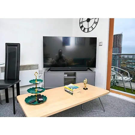 Room In A Flat-3